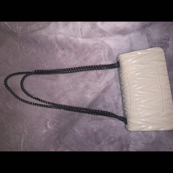 White crossbody and shoulder bag! - Picture 9 of 10